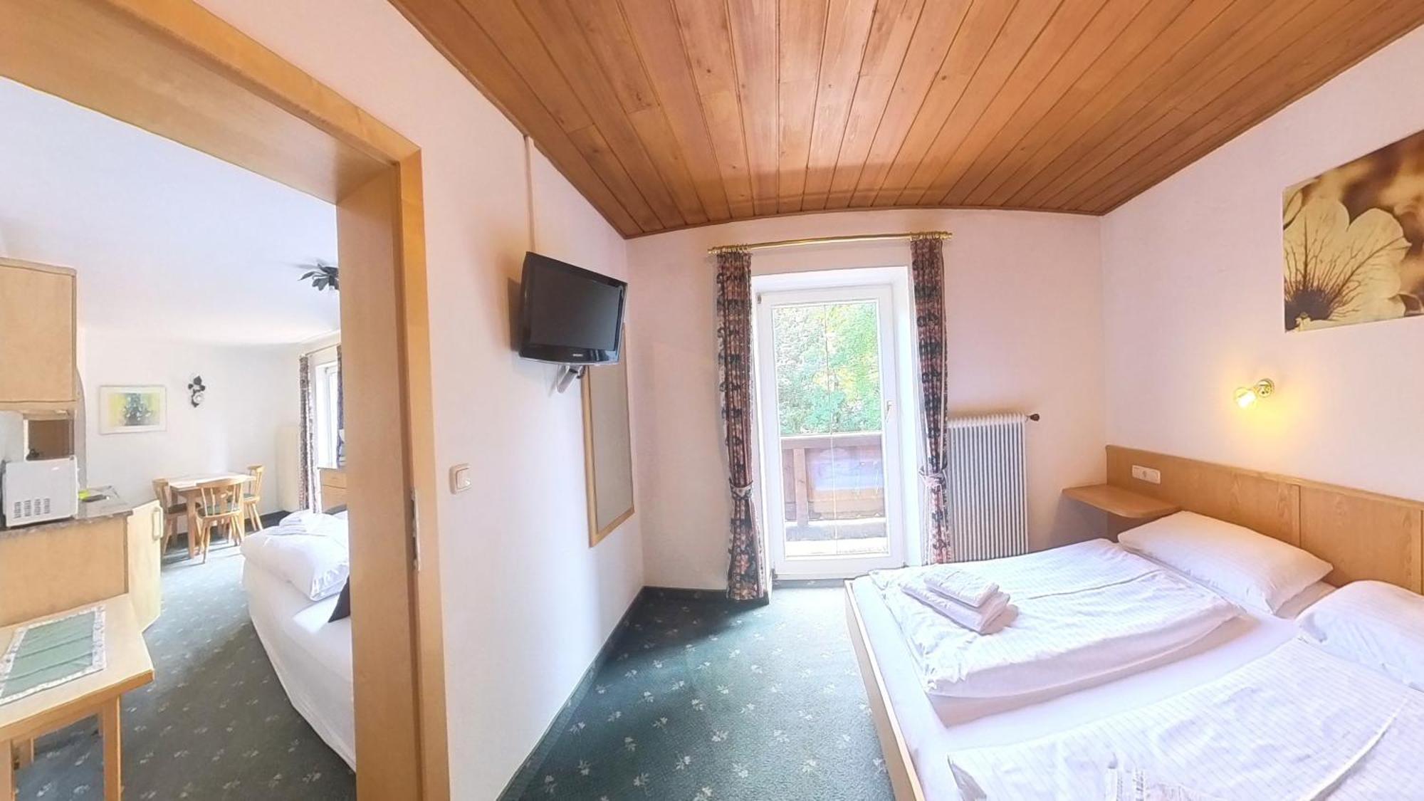 Christine Apartahotel 3*